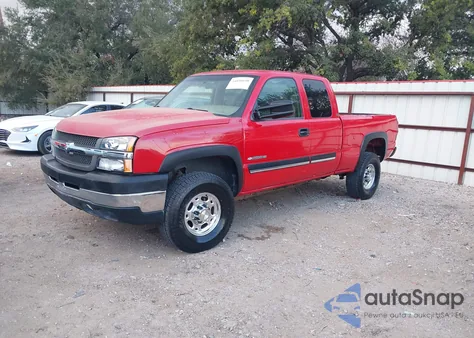 2003 Chevrolet Silverado 2500Hd из США, поврежденный, VIN 1GCHC29U13E267828